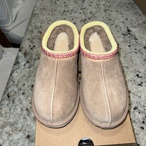 Uggs tazz  new  never worn
